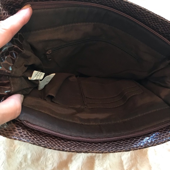 😀 $30/3 Faux snakeskin bag - Picture 4 of 4